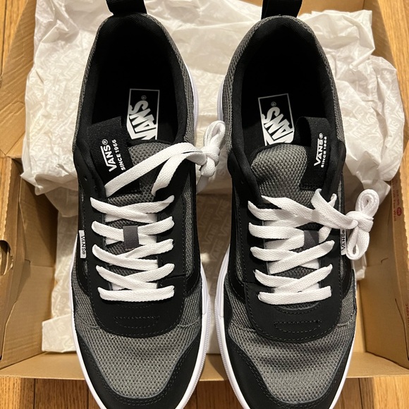Vans Range EXP Sneaker - Men's NWT Size 11 - Picture 1 of 5